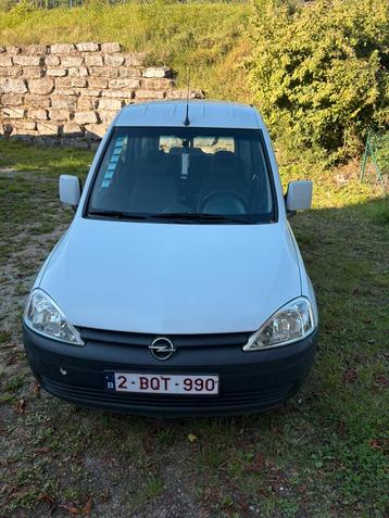 Opel Combo beschikbaar voor biedingen