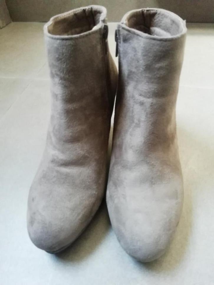 Beige daine enkellaarsjes, Maat 40, Kleding | Dames, Schoenen, Gedragen, Beige, Ophalen