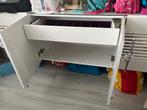 Van het merk " ISTIKBAL " vitrine, dresoire en TV kast, Ophalen, Zo goed als nieuw