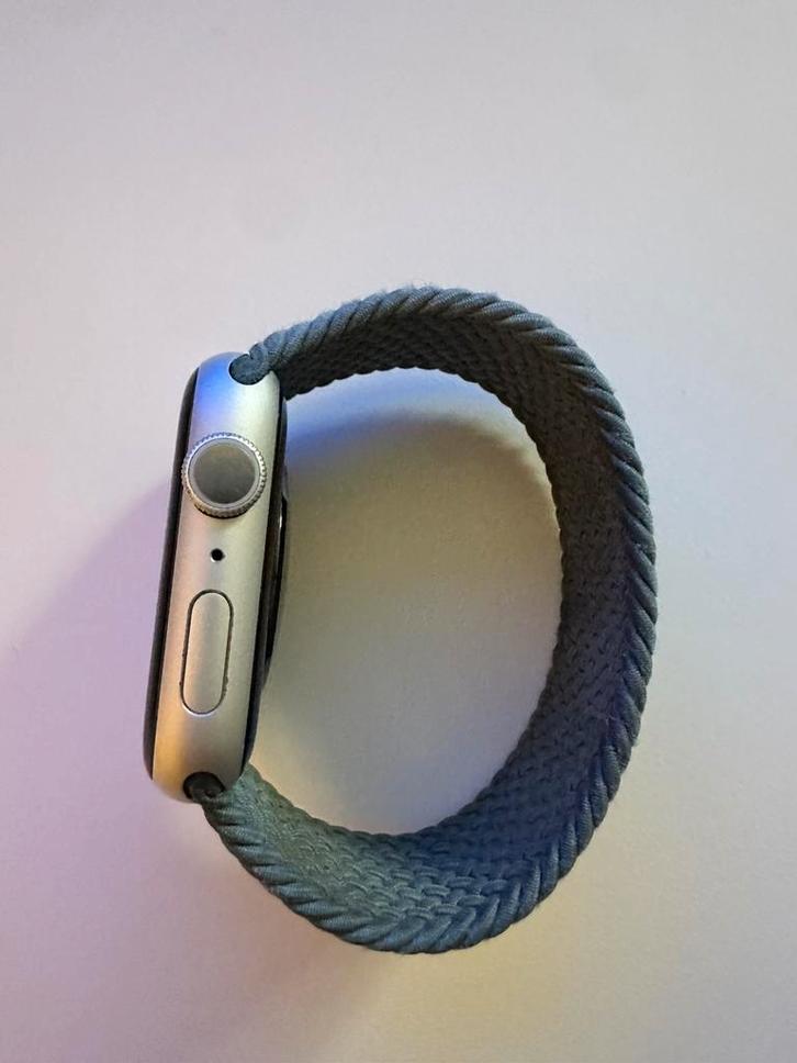 Apple watch series 8 - braided solo loop blauw, Handtassen en Accessoires, Sporthorloges, Gebruikt, iOS, Grijs, Waterdicht, Ophalen