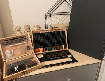 Schetsboek tekenset kleurpotlood beschikbaar voor biedingen