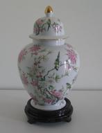 JAPANS  VAAS  MET  DEKSEL  PORSELEIN  ( 1015 ), Ophalen