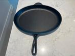Le Creuset Skillet of vispan 40 cm in absolute nieuwstaat, Gietijzer, Ophalen of Verzenden, Zo goed als nieuw, Keramische plaat