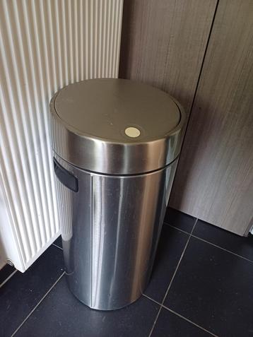 Vuilnisbak/poubelle brabantia 60L beschikbaar voor biedingen