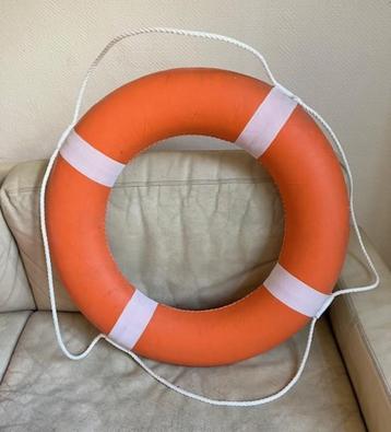 retro reddingboei  beschikbaar voor biedingen