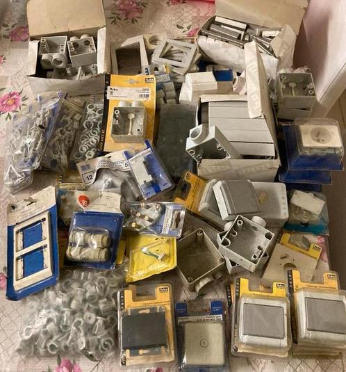 Groot pakket elektriciteit meerderheid niko., Doe-het-zelf en Bouw, Elektriciteit en Kabels, Overige typen, Ophalen
