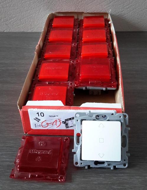 Lot / partij LEGRAND ( NIEUW ), Doe-het-zelf en Bouw, Elektriciteit en Kabels, Nieuw, Schakelaar, Ophalen of Verzenden