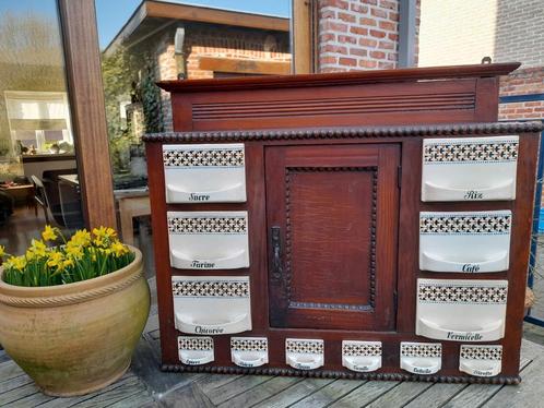 Art deco kruidenkast 12 laatjes spritzdecor, Antiek en Kunst, Antiek | Keukengerei, Ophalen