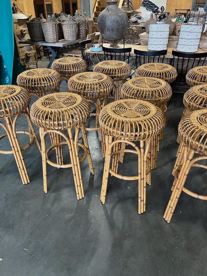 18 Unieke Ibiza/Boho Barkrukken merk Satelliet Nieuw, Huis en Inrichting, Barkrukken, Nieuw, 60 tot 90 cm, Kunststof, Metaal, 5 krukken of meer