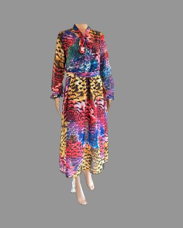 Beautiful colourful dress with print (size S/M) beschikbaar voor biedingen