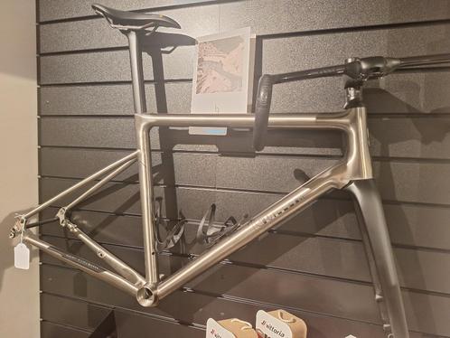 J. Guillem Formentor titanium frameset disc 54, Fietsen en Brommers, Fietsen | Racefietsen, Nieuw, Overige merken, Titanium, 53 tot 57 cm