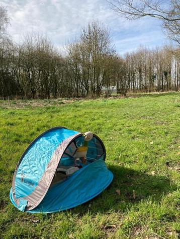 Opvouwbare UV- en babytent beschikbaar voor biedingen