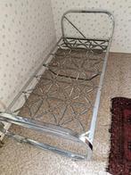 Lit métallique vintage, Maison & Meubles, Chambre à coucher | Matelas & Sommiers, Enlèvement, Utilisé, Une personne, Sommier