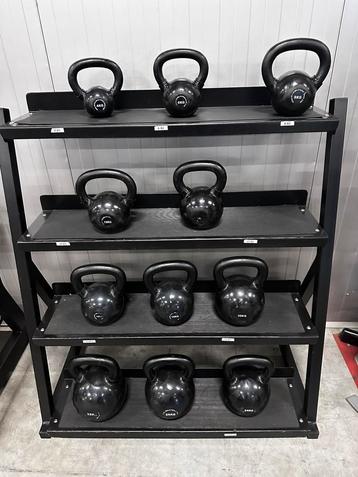 Kettlebells 4kg t/m 32kg + Opbergrek disponible aux enchères