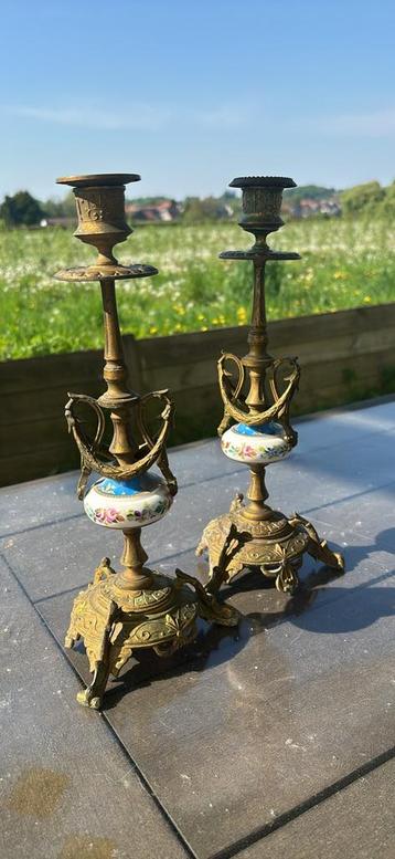 Ancienne paire de bougeoirs porcelaine de Sèvres, Enlèvement ou Envoi