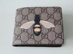 Gucci Bee portemonnee., Comme neuf, Autres marques, Autres couleurs, Enlèvement ou Envoi