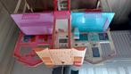 Barbiehuis met nog wat spullen, Kinderen en Baby's, Speelgoed | Poppenhuizen, Ophalen, Zo goed als nieuw