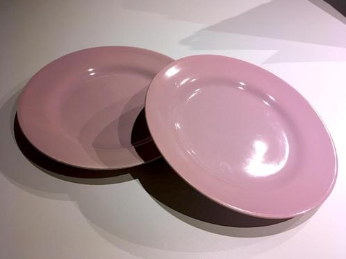 2 roze dessertbordjes, Huis en Inrichting, Keuken | Servies, Gebruikt, Bord(en), Effen, Ophalen of Verzenden