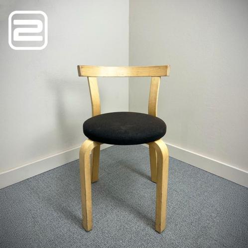 ARTEK 68 Kantinestoel Stapelbaar, Huis en Inrichting, Stoelen, Gebruikt, Eén, Hout, Kunststof, Stof, Zwart, Ophalen