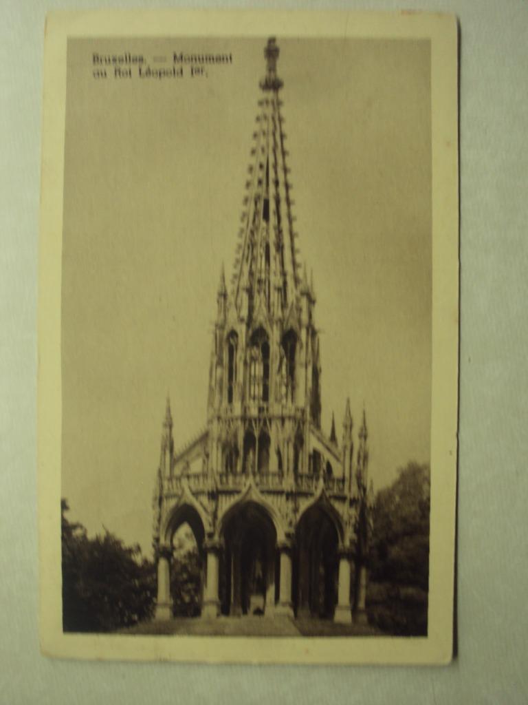 52981 - BRUXELLES -MONUMENT AU ROI LEOPOLD 1er -ZIE 2 FOTO'S, Envoi