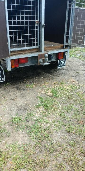 Honden aanhangwagen  beschikbaar voor biedingen