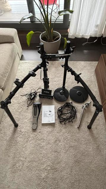 Roland td-4 module & drumrack beschikbaar voor biedingen