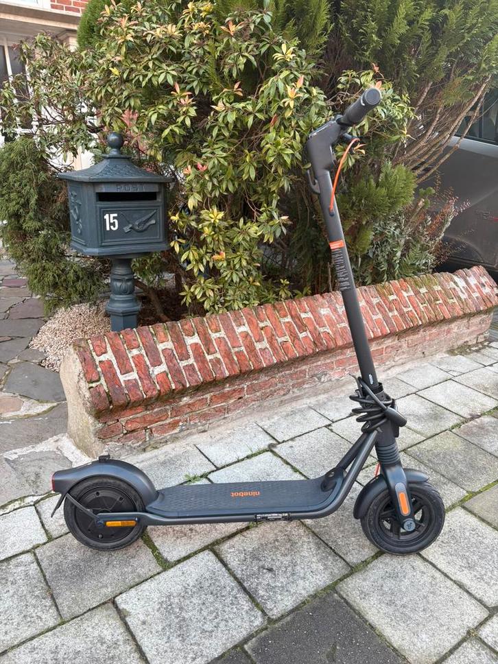 Ninebot f2 pro e nieuw!, Fietsen en Brommers, Steps, Zo goed als nieuw, Elektrische step (E-scooter), Ophalen
