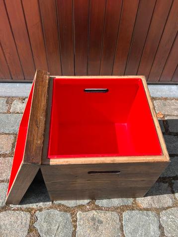 Houten kist / tafeltje nu € 55,- beschikbaar voor biedingen