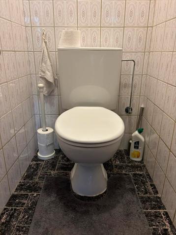 Toiletpot, gebruikt maar niets mis mee beschikbaar voor biedingen