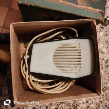 Oude originele microfoon  beschikbaar voor biedingen