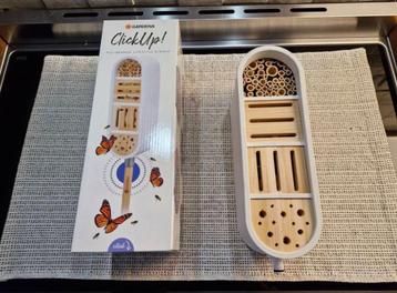 ClickUp! Gardena Insectenhotel met houtensteel beschikbaar voor biedingen