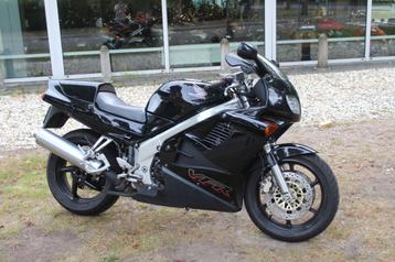 Honda VFR 750 vfr750F beschikbaar voor biedingen