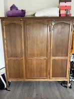 Bruine grote kleerkast, Ophalen, 150 tot 200 cm, Met hangruimte, Zo goed als nieuw