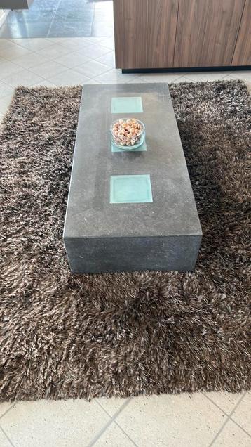 Salontafel met of zonder tapijt beschikbaar voor biedingen