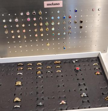 Lot nieuwe Melano ringen en meddy's  beschikbaar voor biedingen
