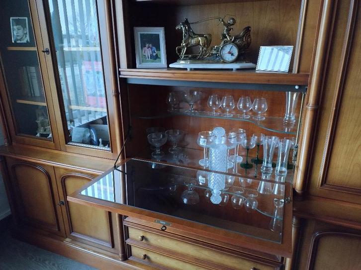 Kerselaar wandkast, Antiquités & Art, Antiquités | Meubles | Armoires, Enlèvement