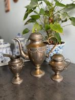 Service à thé ancien en laiton argenté, Enlèvement