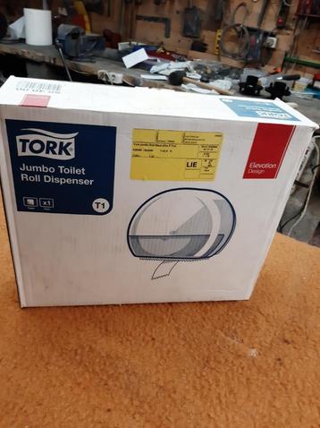 distributeur papier Tork beschikbaar voor biedingen