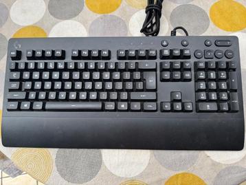 Logitech G213, Clavier gamer, Comme neuf, Enlèvement, Qwerty