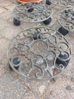Metalen plantenbak met wielen., Tuin en Terras, Bloembakken en Plantenbakken, Ophalen of Verzenden, Gebruikt, Metaal