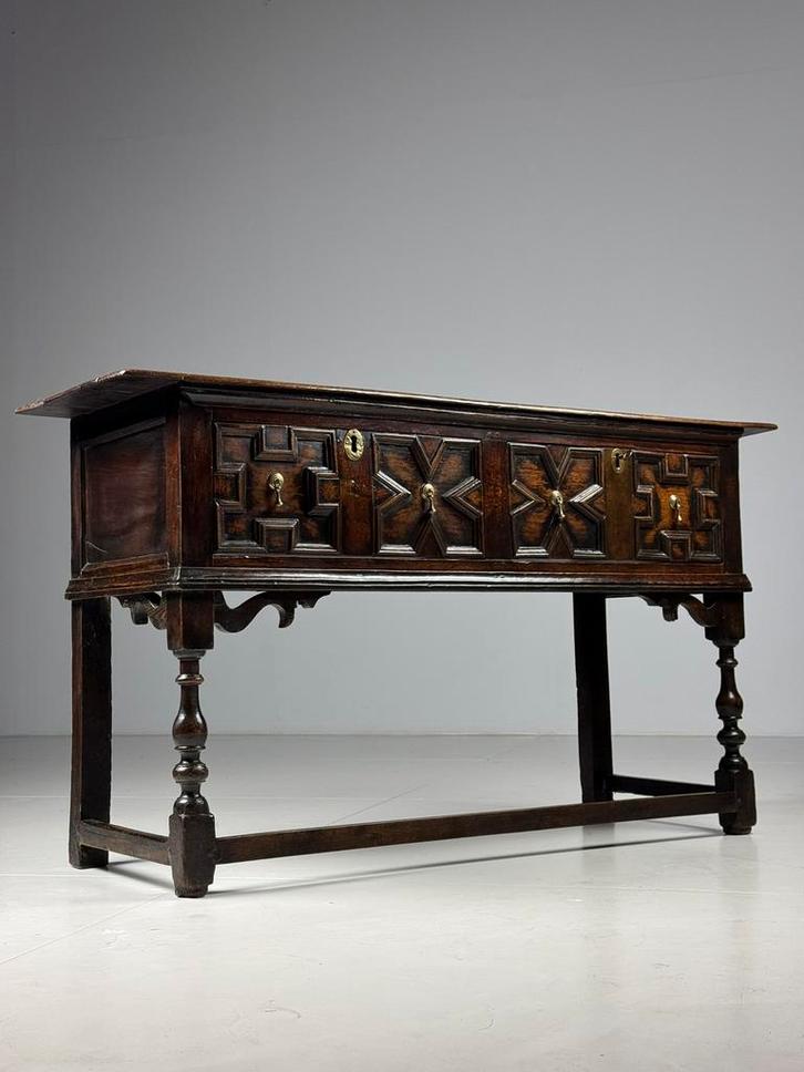 Engelse Dresser 17e eeuw, Antiek en Kunst, Antiek | Meubels | Tafels, Ophalen