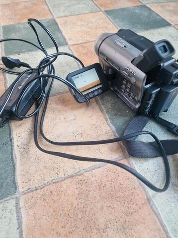 Caméscope Sony Digital8 + chargeur beschikbaar voor biedingen