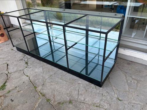 Zwarte stalen dressoir met glasplaten, Huis en Inrichting, Kasten | Dressoirs, Zo goed als nieuw, Ophalen