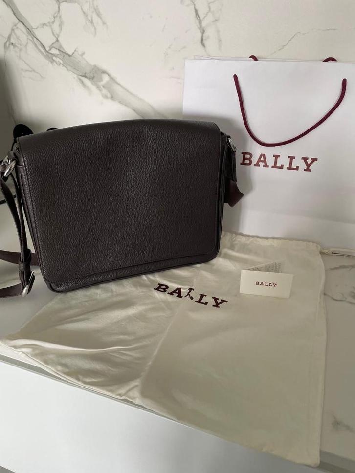 Schoudertas Bally, Handtassen en Accessoires, Tassen | Schoudertassen, Nieuw, Overige merken, Bruin, Ophalen of Verzenden