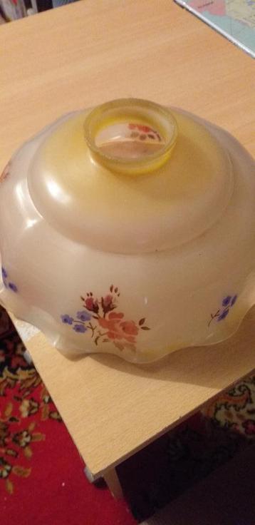 ANTIEK LAMPKAPJE  GLAS +andere prularia beschikbaar voor biedingen