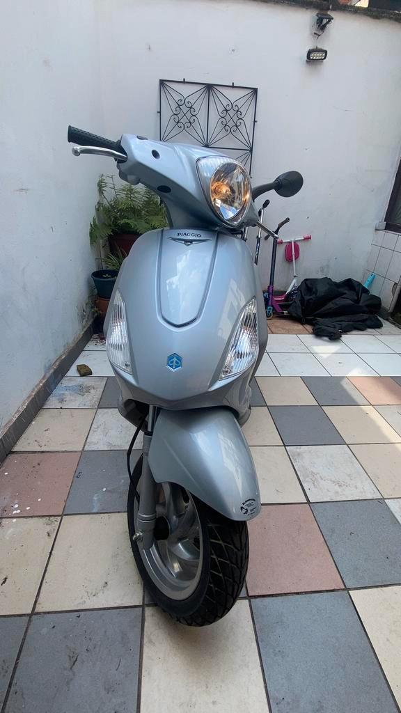 Piaggio Fly 2t 50cc, Fietsen en Brommers, Scooters | SYM, Zo goed als nieuw, Ophalen