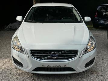 Volvo V60 1.6i benzine -Navi*Zetelverw*PDC*117000KM*GARANTIE beschikbaar voor biedingen