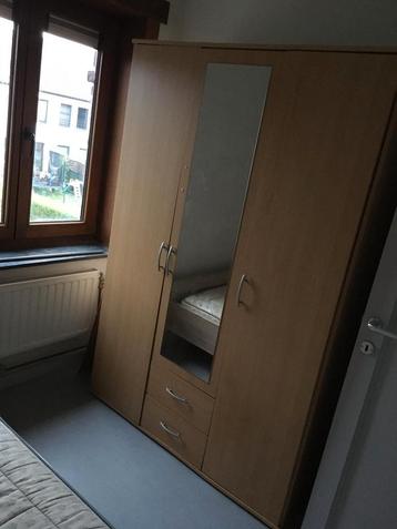 Garderobe  beschikbaar voor biedingen
