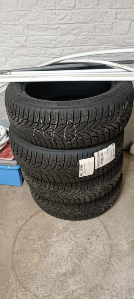 205/55/R17 95 V winterbanden, Auto-onderdelen, Banden en Velgen, Band(en), Winterbanden, 17 inch, 205 mm, Personenwagen, Gebruikt