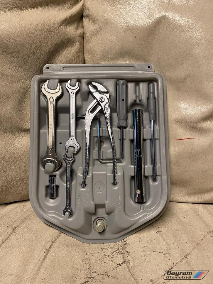 Bmw E30 gereedschapset onboard M40 3-serie m42 m20 3-serie, Auto-onderdelen, Interieur en Bekleding, BMW, Gebruikt, Ophalen of Verzenden